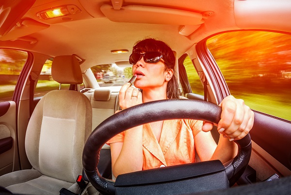 Common Distracted Driving Habits of Wisconsin Drivers